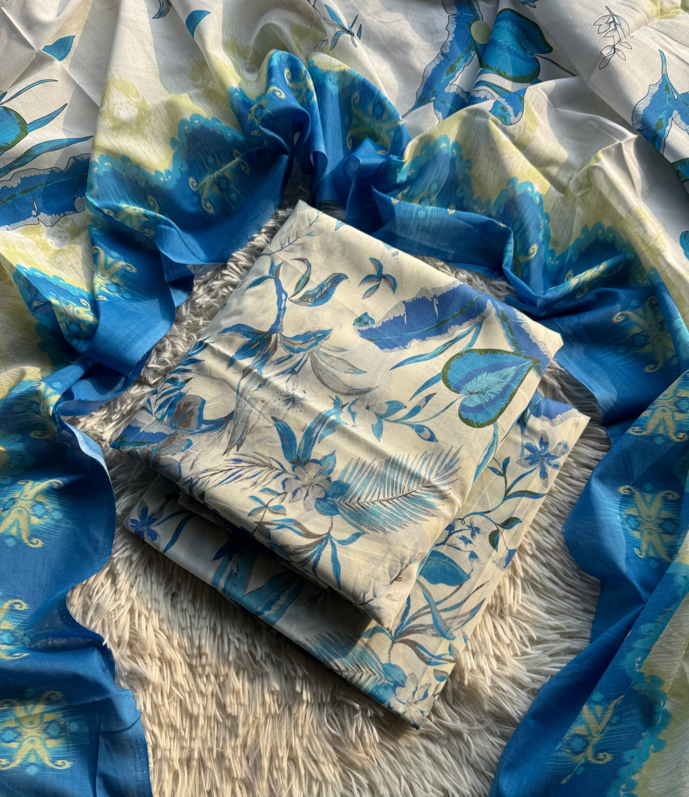 4D4F0922-FE9E-4828-AD76-067DCE1CF173.jpg Sapphire Lawn 3pc - Image 1